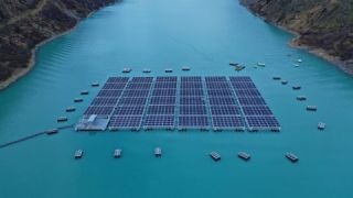 Zugeschnitten_LacDeToules320